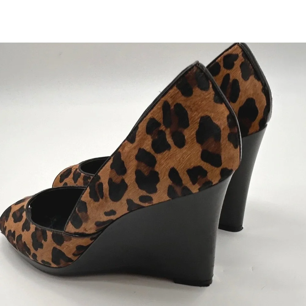 BCBG Generation Leopard Print Calf Hair Peep Toe Wedge Heels Mob Wife Old Money